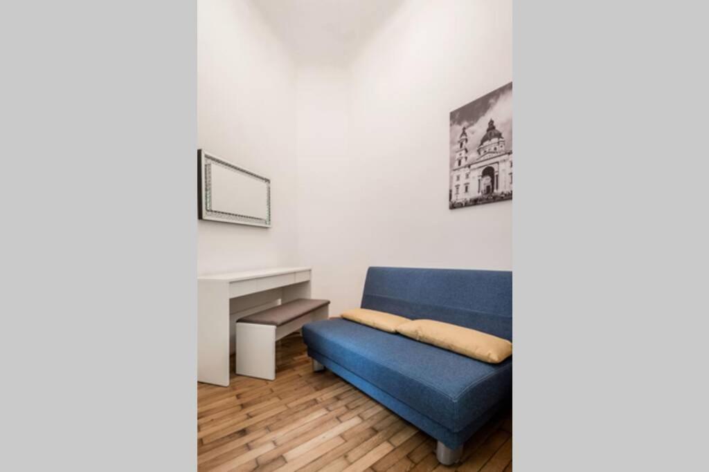 Oktober 6/8 Apartment Budapest Esterno foto